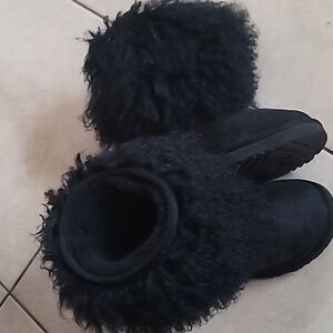 UGG Black Shaggy Top Winter Boots with Fur SZ 6